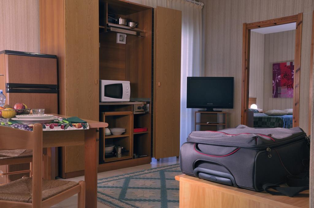 Hotel Residence Ulivi E Palme Κάλιαρι Δωμάτιο φωτογραφία